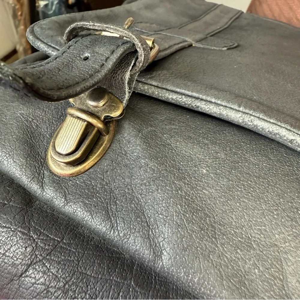Vintage '90s Black Eddie Bauer Leather Messenger Satchel Bag Unisex